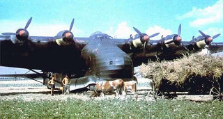 Illustration for article titled This Giant Nazi Plane Was The Largest Land-Based Transport Of WWII